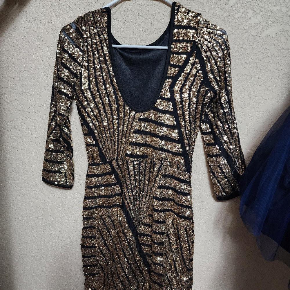 Dress - Picture 2 of 2